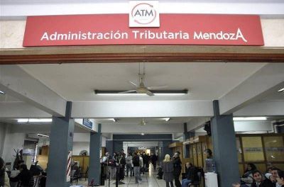 En busca de fondos, P�rez lanz� otro plan de facilidades para morosos