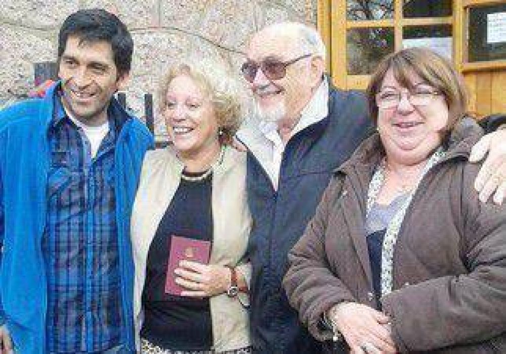 Un neuquino se puso el apellido de su esposa