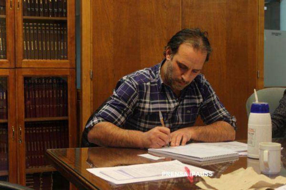 Gustavo Garc�a resalt� discrepancias en el proyecto de reforma presentado por el FPV 
