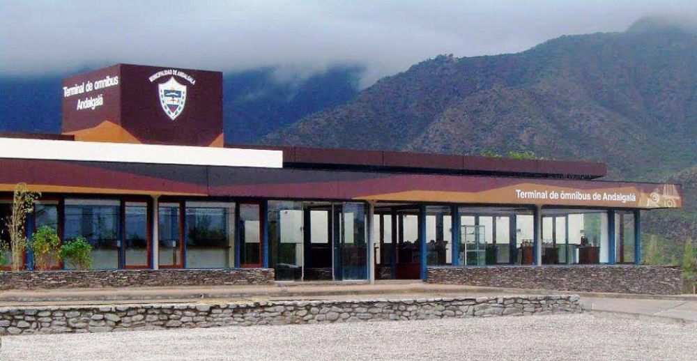 Roban en la Terminal de Omnibus de Andalgal�