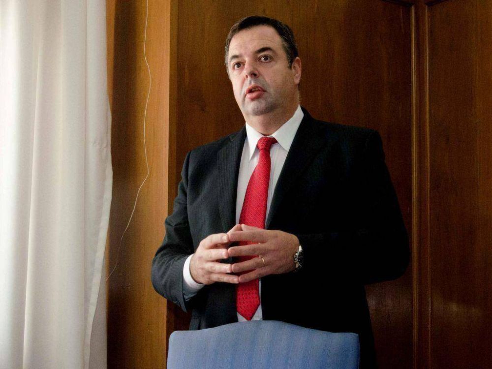 �Otro funcionario que se va por la crisis en Salud?