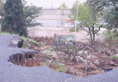 La lluvia causó otro deslizamiento de barrancas en el Parque Urquiza