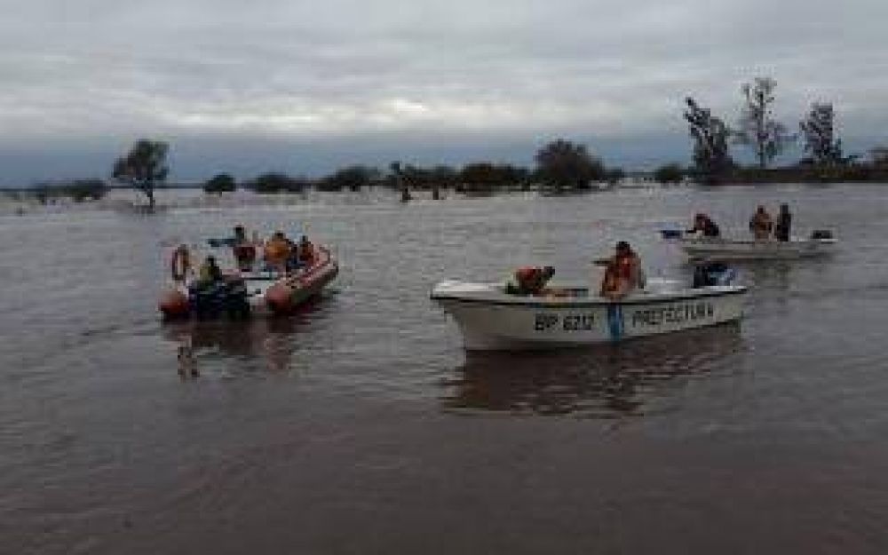 Baradero: 30 evacuados por la inundaci�n en la isla
