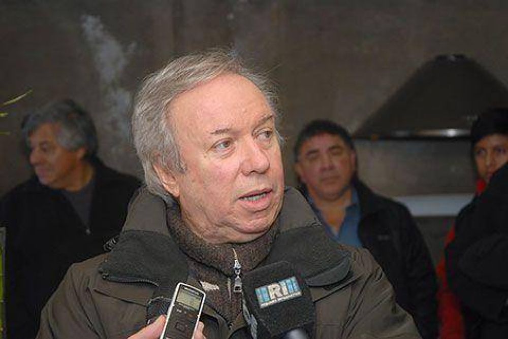 Para Peralta, los municipales deben volver a trabajar