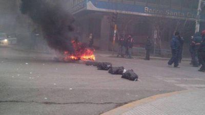 Mantendr�an medida hasta que se complete el pago y mantienen asamblea permanente