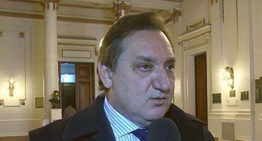 Encuentro de Genesini con Senadores provinciales