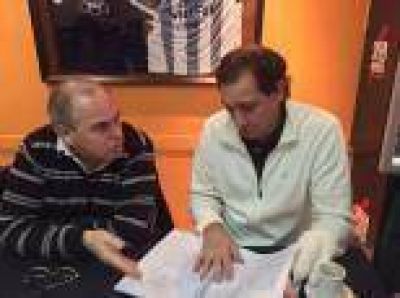 La Plata: La UCR �amag� con una conferencia de prensa de apoyo a Garro pero la suspendieron