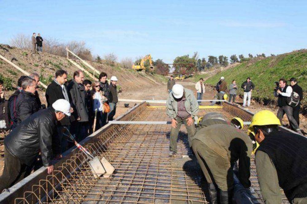 #ObrasH�dricas El gobierno invirti� casi $2.000 millones en La Plata  