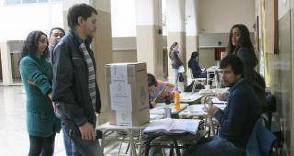 Fallo contra Mansilla: la Junta Electoral tiene que decidir qu� hacer con m�s de 5 millones de boletas distribuidas