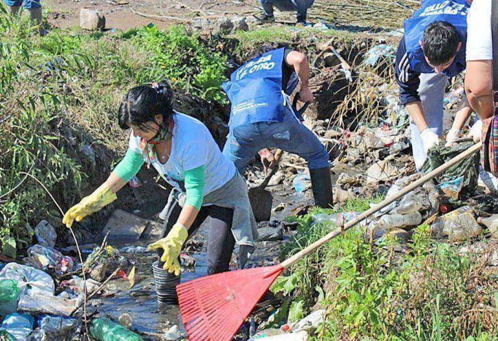La C�mpora se mostr� en la ayuda a los inundados