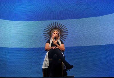 Tras anunciar que dejar� de hacer denuncias, Carri� se fue a EE.UU.