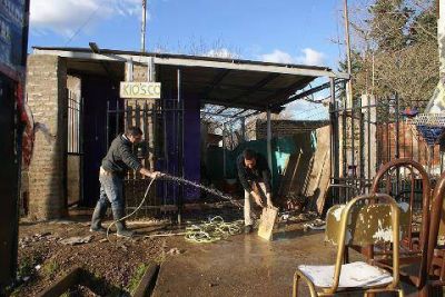 Los evacuados comienzan a regresar a sus hogares