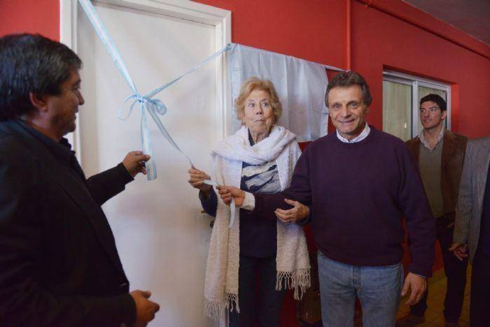 Se inaugur� la biblioteca del barrio Ameghino
