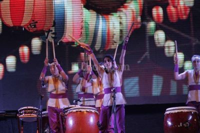 Arranc� la Fiesta de las Colectividades