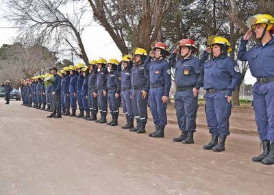 Recordaron ayer a los bomberos Javier P�rez y Manuel Olgu�n