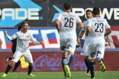 San Lorenzo gan� sobre la hora y se mantiene en lo m�s alto