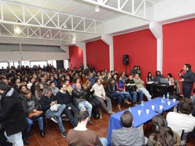 Con Celina, Ilardo lanz� su campa�a en Godoy Cruz