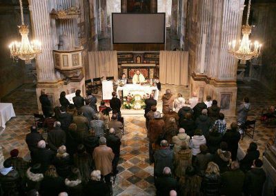 No es lo mismo ir a misa �cuando lo siento�, advierte el Papa