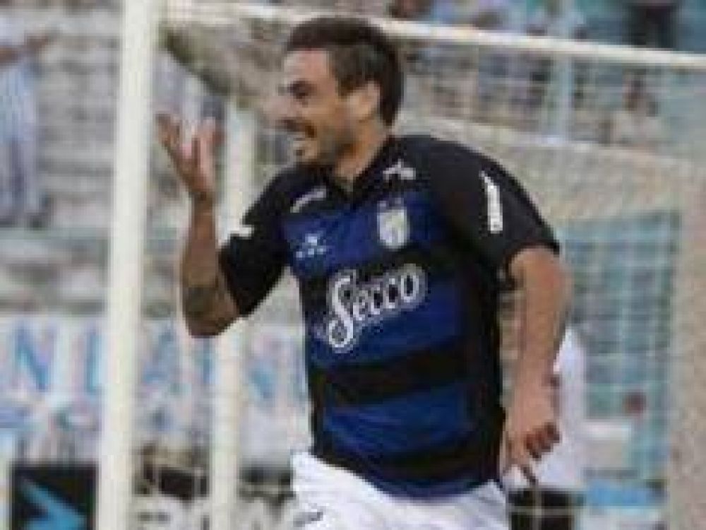 Atl�tico gan� y se ubic� segundo en la tabla desalojando a Santamarina