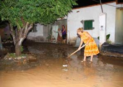 La Municipalidad instrumenta el apoyo a los afectados por las inundaciones