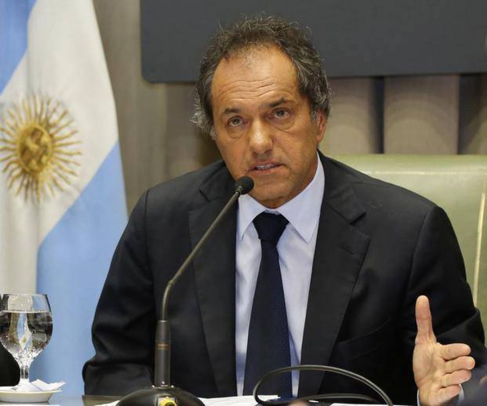 Scioli busca no perder terreno y sale a elogiar a De la Sota