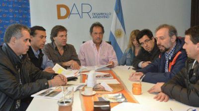 Siguen los cruces entre Daniel Scioli y el macrismo por las inundaciones