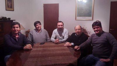 UNA Entre R�os quiere seducir al electorado que no vot� al FPV y al PRO