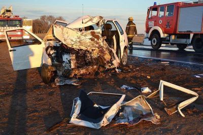 Cuatro muertos en un choque frontal en la ruta 5