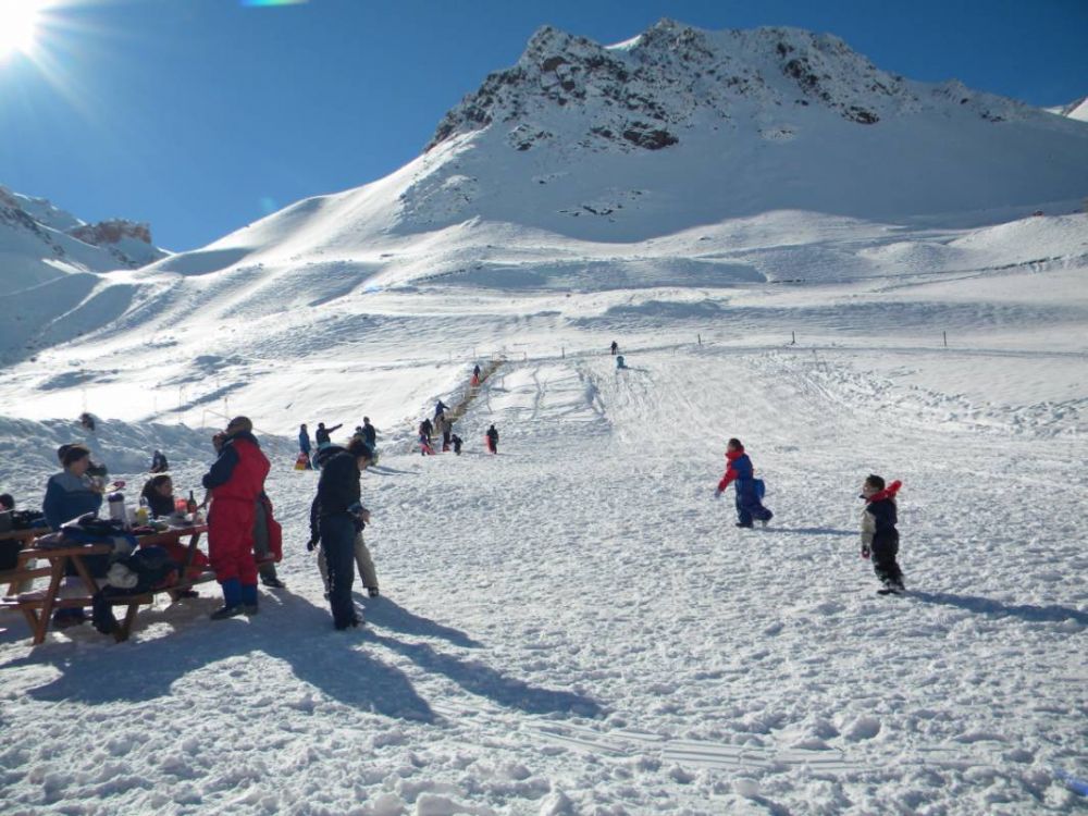 La nieve atrajo a casi 30 mil personas en cuatro d�as