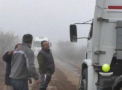 SAN PEDRO AL FRENTE DE LAS OBRAS PARA MEJORAR LAS DEFENSAS DE BRAGADO
