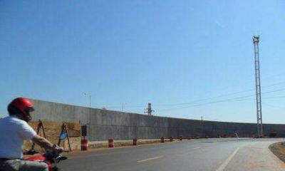 Juntan firmas para solicitar explicaciones por el muro de Posadas