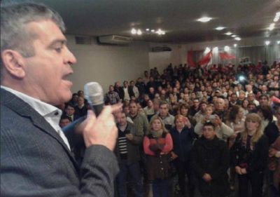 Cano cuestion� a Manzur: 