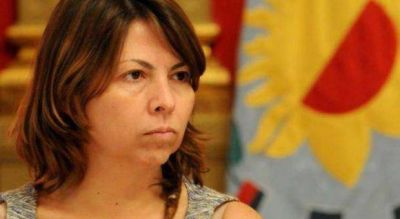 Con lo tapones de punta: Batakis defendi� el cepo y tild� a Macri de neoliberal