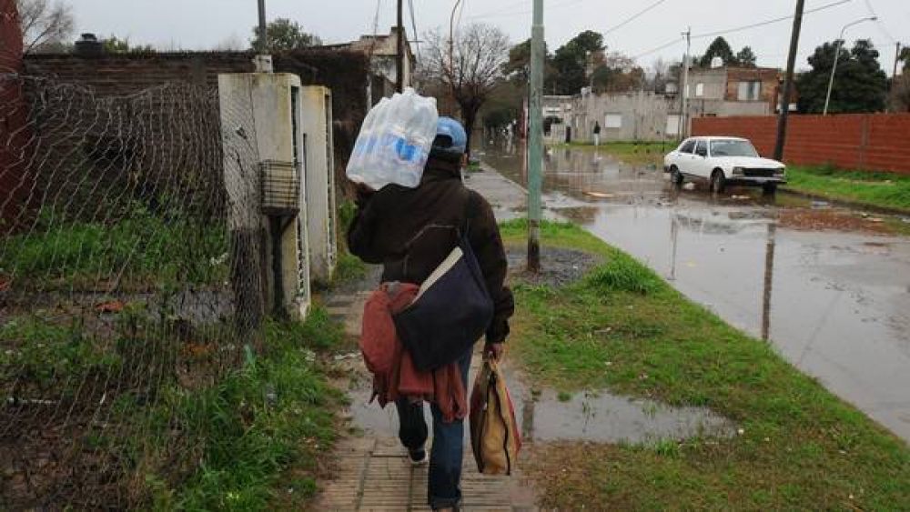 Apareci� el cuerpo de un anciano en Quilmes y son 5 los muertos por las inundaciones