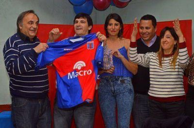 El FR en el lanzamiento de la Asociaci�n de Sordos de Tigre