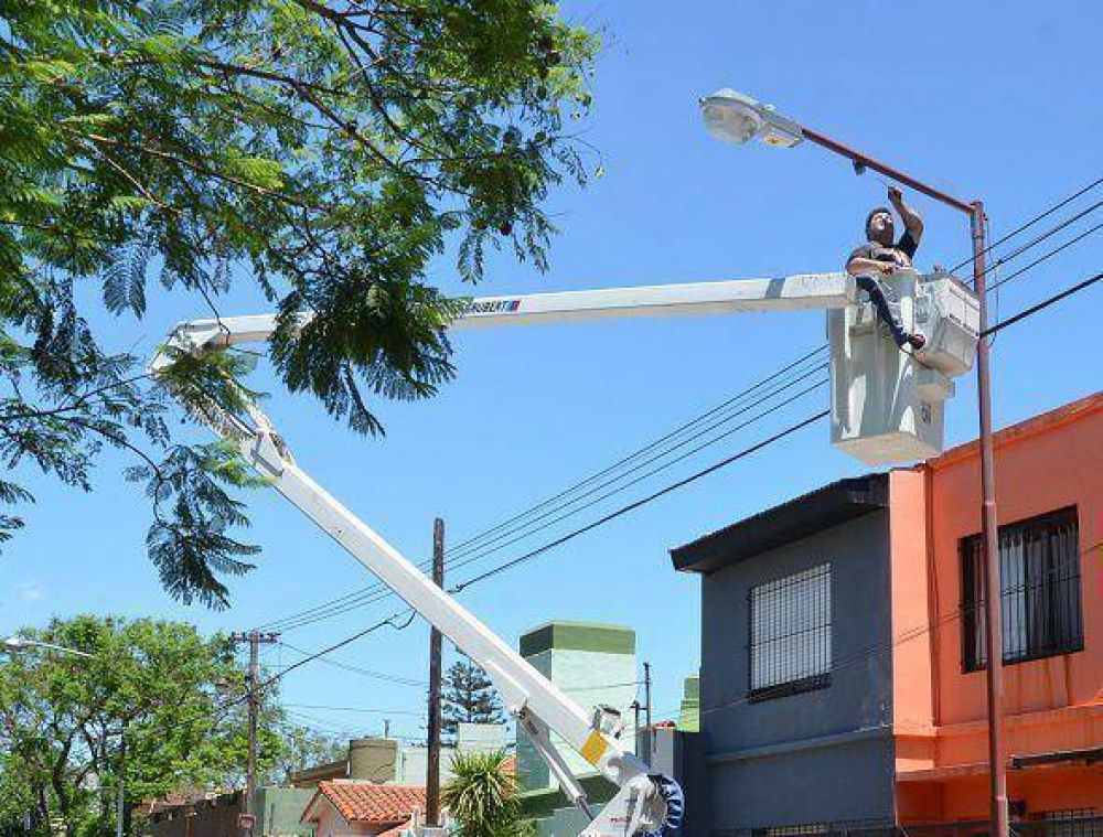 El Municipio instal� 767 nuevas luminarias en diferentes barrios