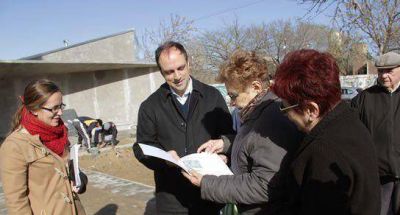 Corral recorri� la obra del nuevo jard�n municipal
