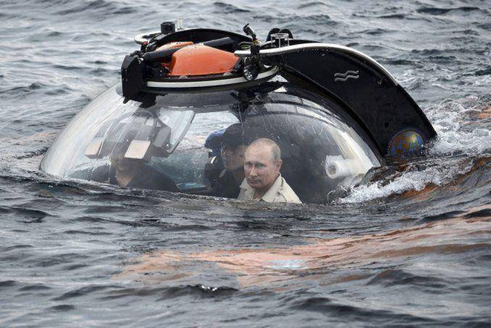La aventura de Vladimir Putin a bordo de un 