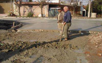 Lomas de Zamora: el Municipio contin�a obras de asfalto