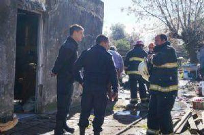 Adelanto: Incendio en una vivienda