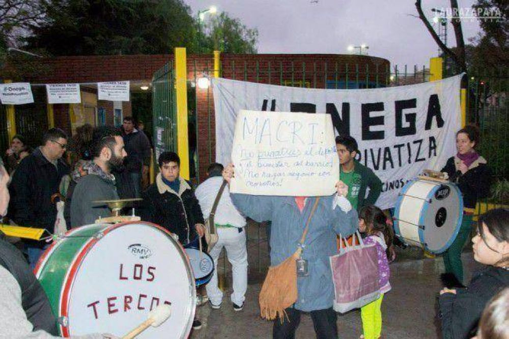 Suspenden la concesi�n de dos polideportivos