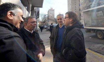 Vigilia en La Plata a la espera de un resultado en el FpV