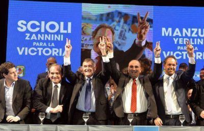 En Tucum�n, Scioli busc� nacionalizar la elecci�n y critic� a �la alianza del ajuste�
