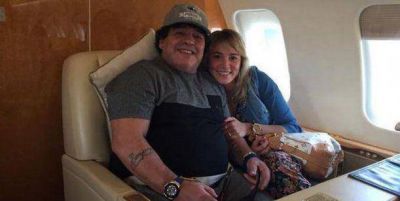 Rocío Oliva viajó a Dubai ¿embarazada de Maradona?