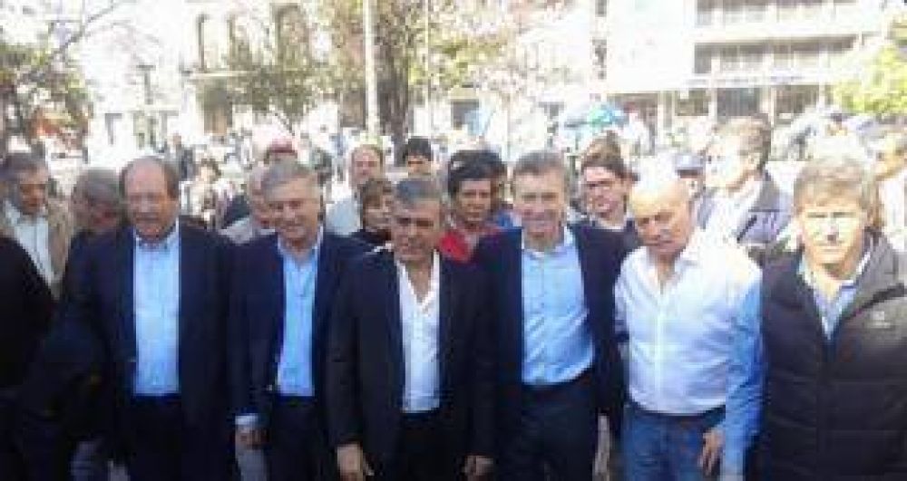 Macri, Sanz y Cano dialogaron con productores y jubilados