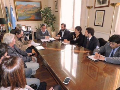 Un acuerdo asegura el viaje gratuito a quienes acompa�an a personas con discapacidad