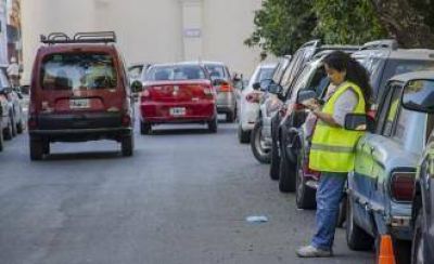 Concejales aprobaron el aumento del estacionamiento medido a 5 pesos