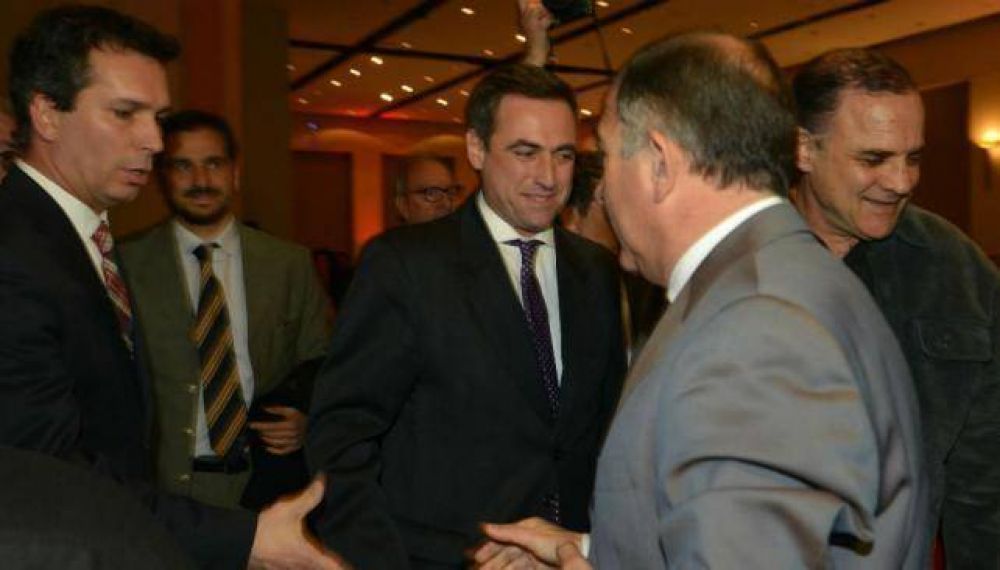 Empresarios piden bajar presi�n fiscal