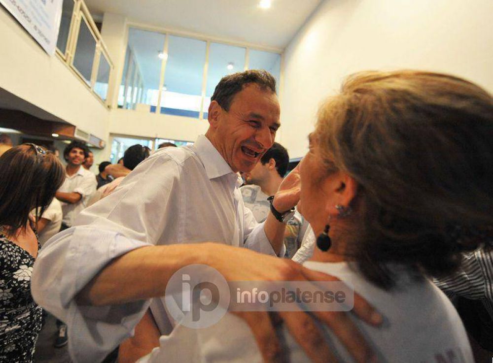 Acomod� a todos: Bruera nombr� a 170 asesores y 150 directores en la Municipalidad