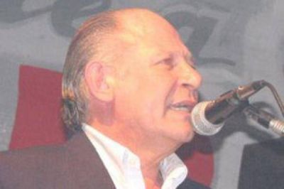 Pavimento y desag�es cloacales para Tres Lomas.